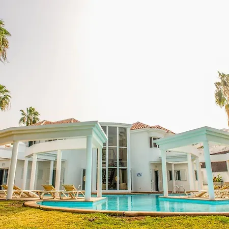 Adeje Sleeps 8 With Pool